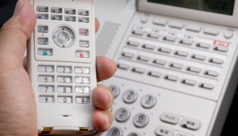 ビジネスフォンの耐用年数は何年？使い続けるリスク・買い替え時期を解説