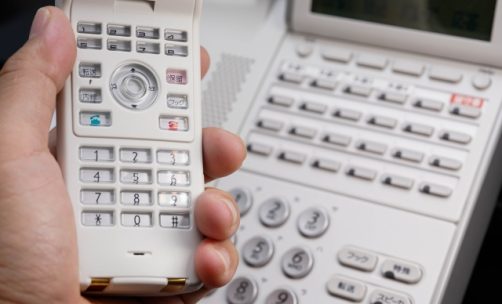 ビジネスフォンの耐用年数は何年？使い続けるリスク・買い替え時期を解説