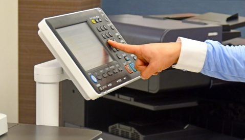 複合機でアドレス帳を印刷する方法は？メーカー別の出力方法を解説